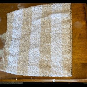 ❤️White House black market skirt